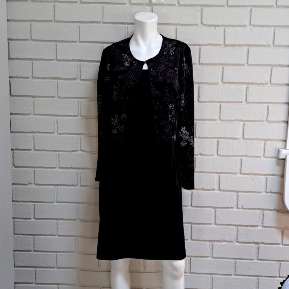 CDC Black Velvet 2 Piece Silver Glitter Sequin Jacket Overlay Dress. Size 8